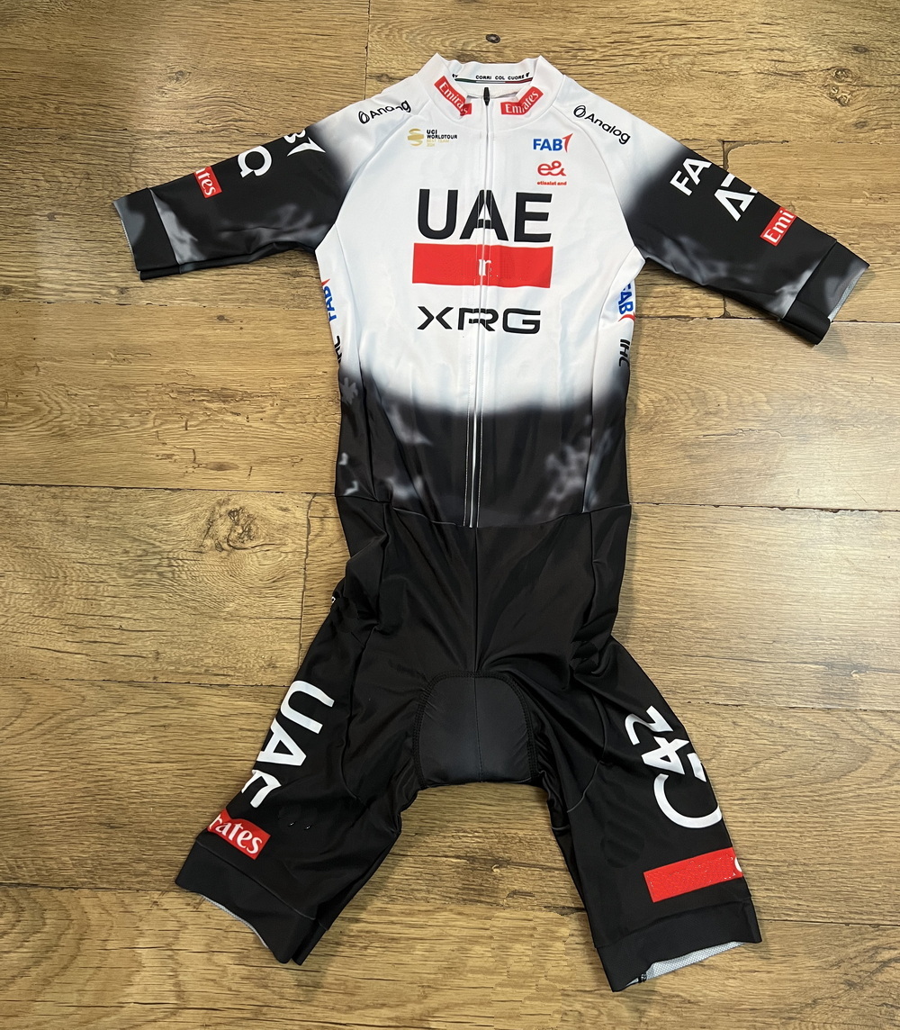 Traje de Ciclismo LASER CUT Sk - Cycling Community reseña y precio